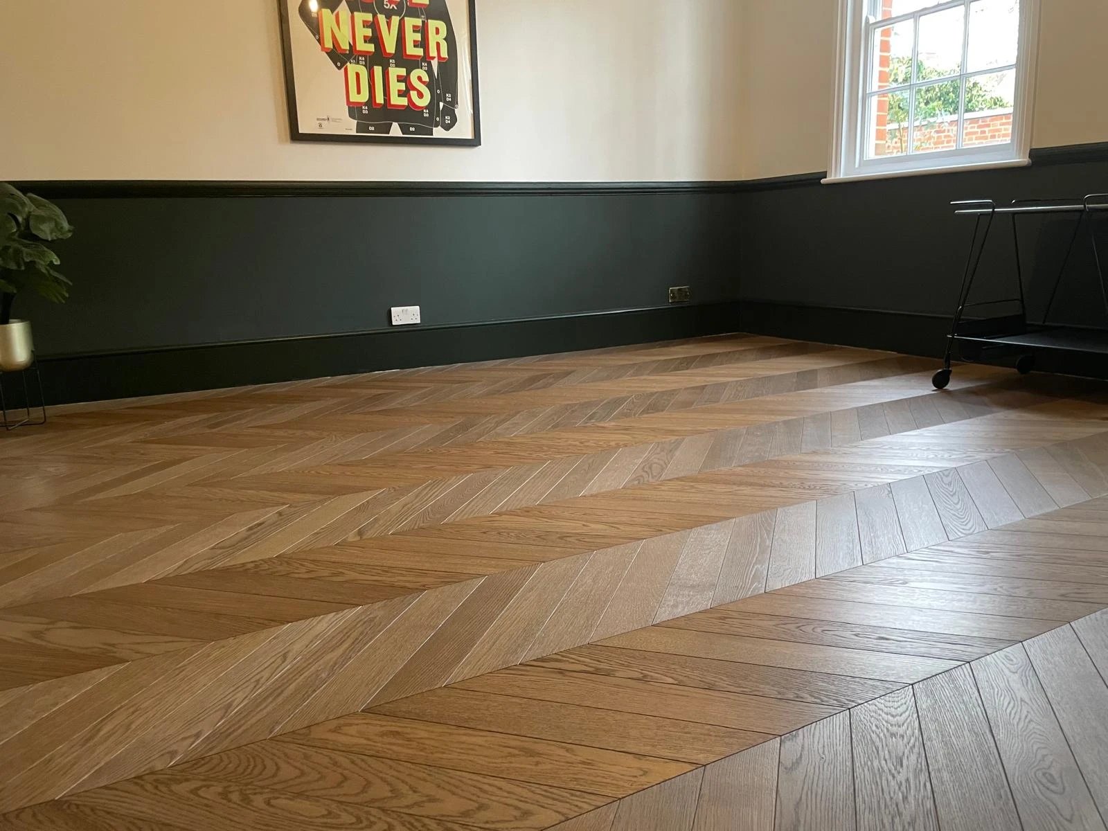 Smoked oak chevron floor in a dining room